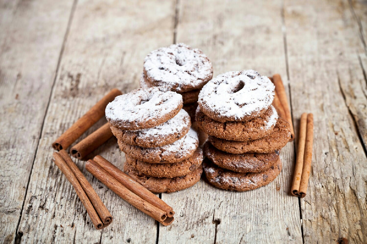 Biscotti alla cannella: ricetta semplice per dolcetti friabili e profumati da gustare a casa