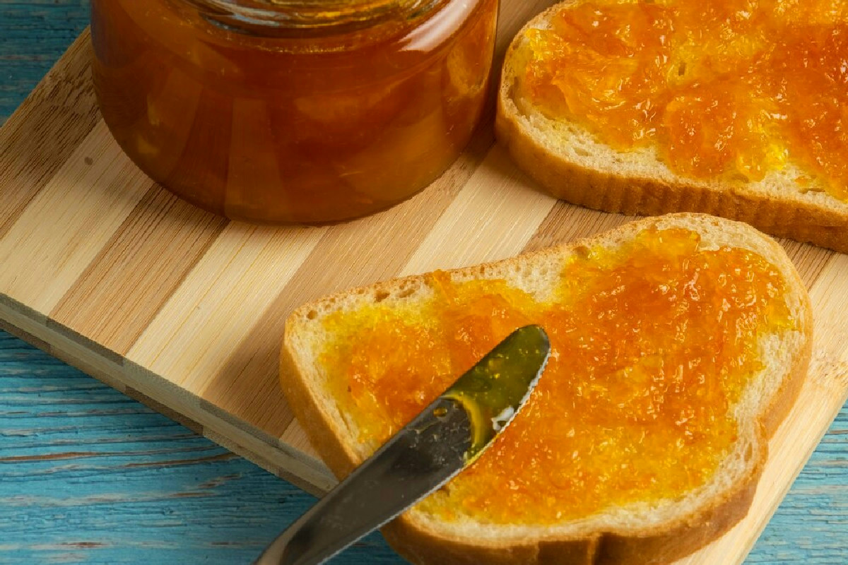 Cosa accade quando la marmellata di arance artigianale prende vita con ingredienti essenziali