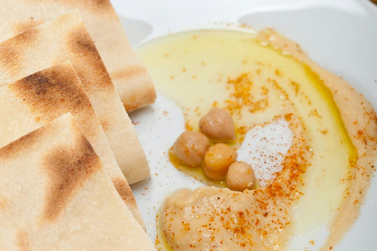 Crespelle di ceci: base leggera e versatile per piatti mediterranei dal gusto raffinato