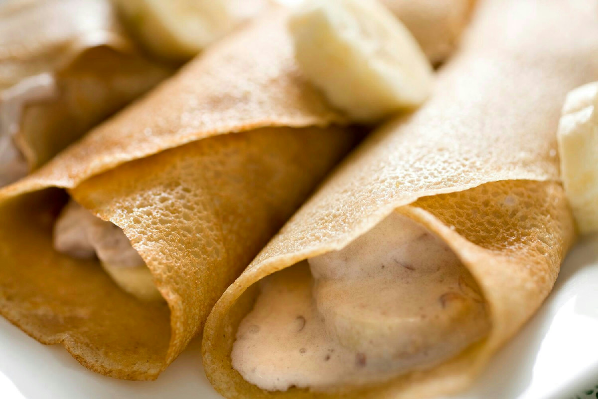 Crespelle di ceci: base leggera e versatile per piatti mediterranei dal gusto raffinato