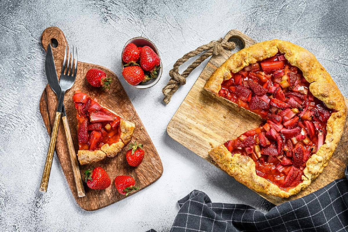 La crostata di fragole fatta in casa: dolce semplice e veloce per chi ha poco tempo