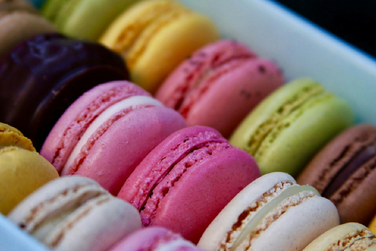 Macarons francesi perfetti: la guida completa per una preparazione impeccabile in cucina
