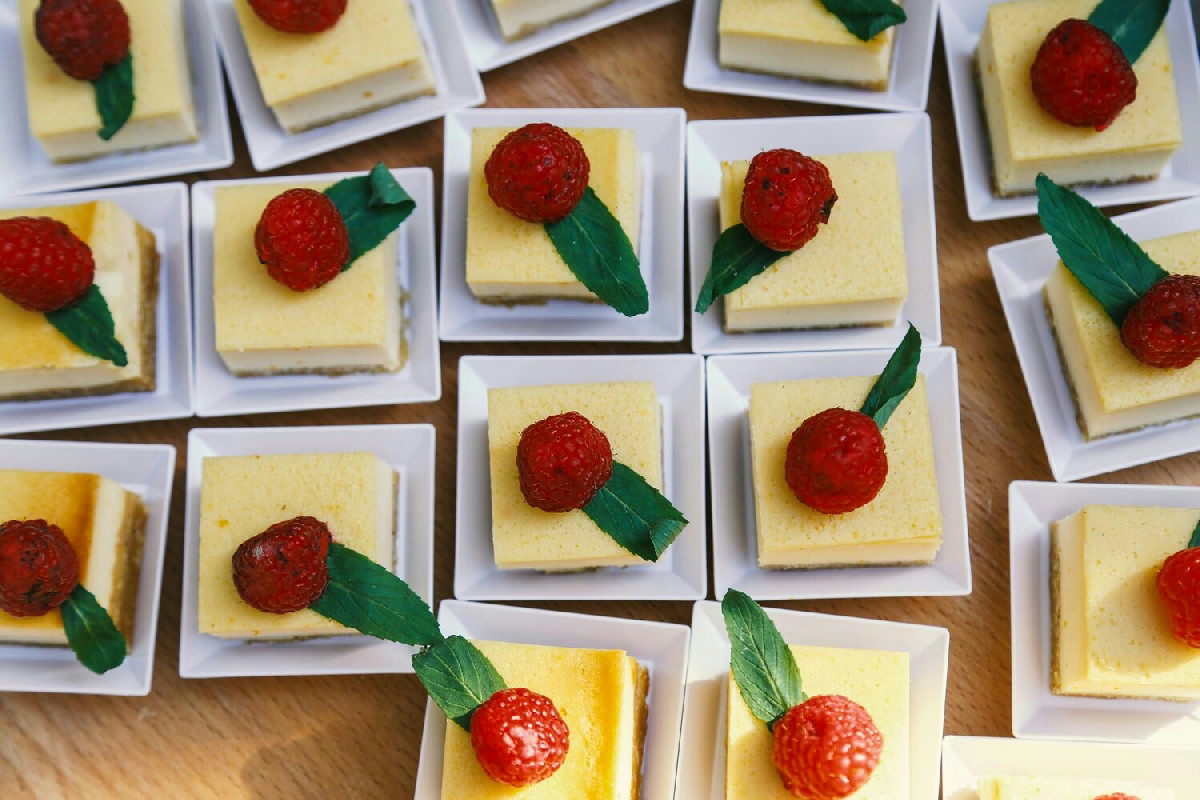 Mini cheesecake con basilico secco: dolce fresco e aromatico dal gusto irresistibile