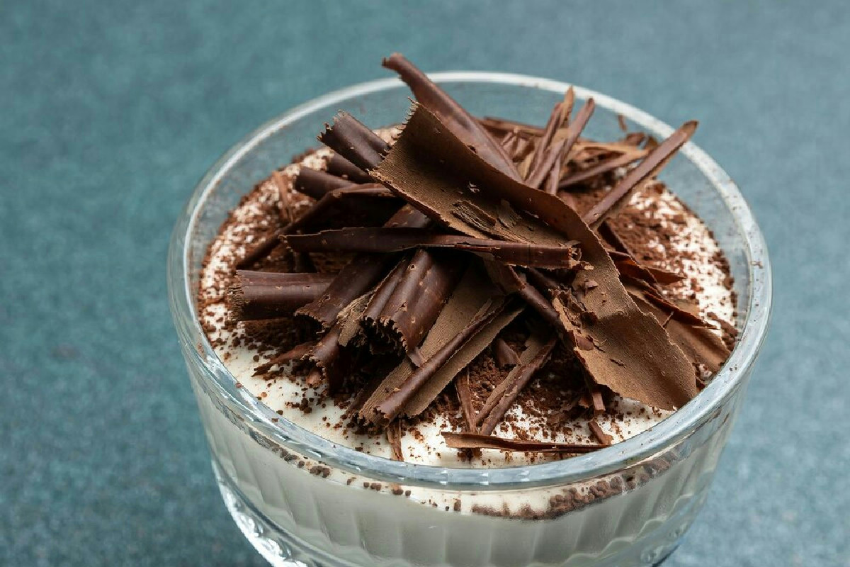 Prepara in 5 minuti una mousse al cioccolato soffice con solo due ingredienti semplici da casa