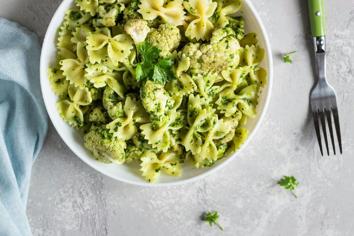 La ricetta della pasta e broccoli rivoluzionata: un primo piatto che lega tutto alla perfezione