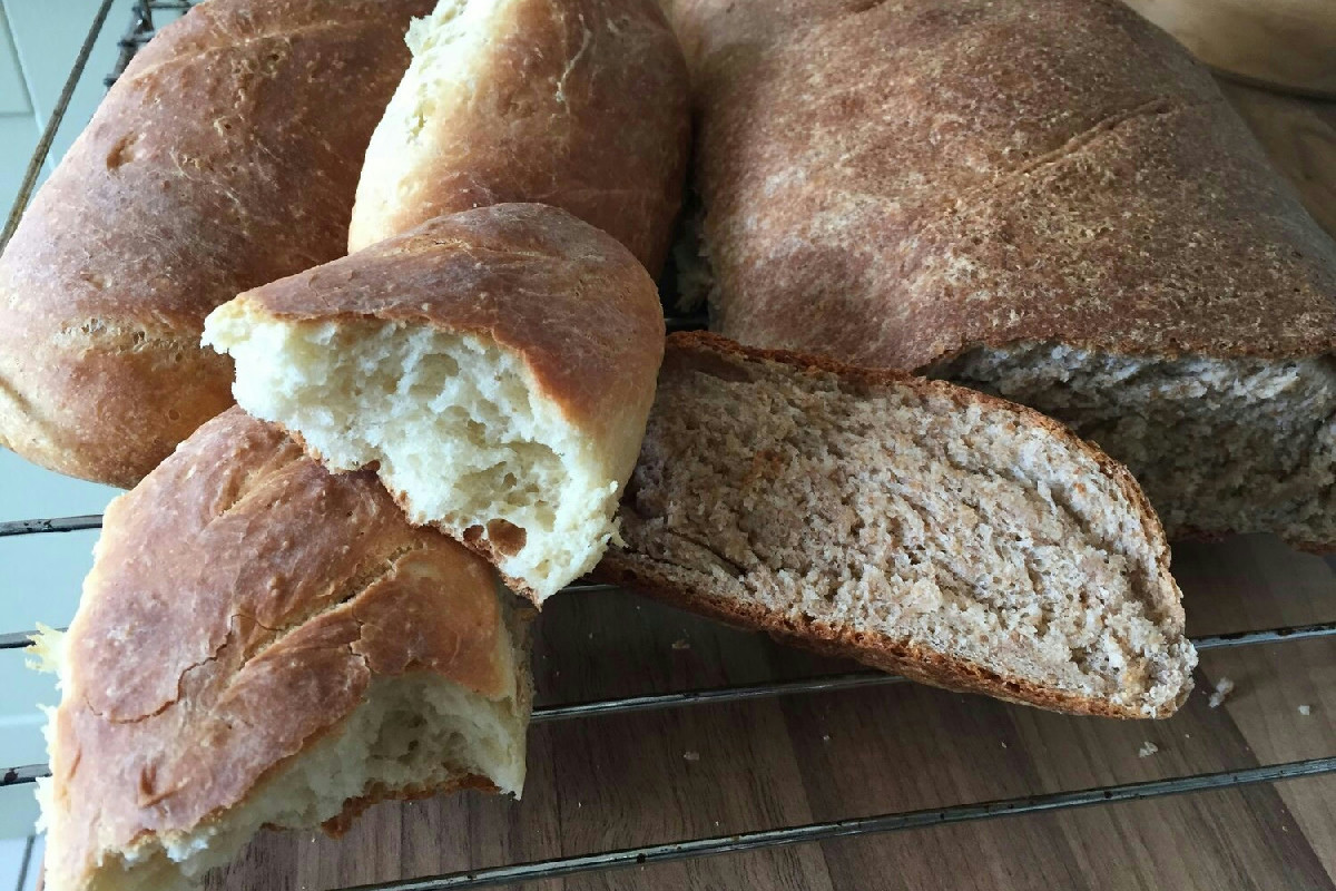 Ricetta veloce e gustosa per usare il pane raffermo evitando sprechi in cucina