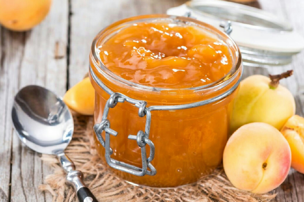 Il segreto della confettura di pesche saturnine: un’esplosione di dolcezza e aroma per l’estate