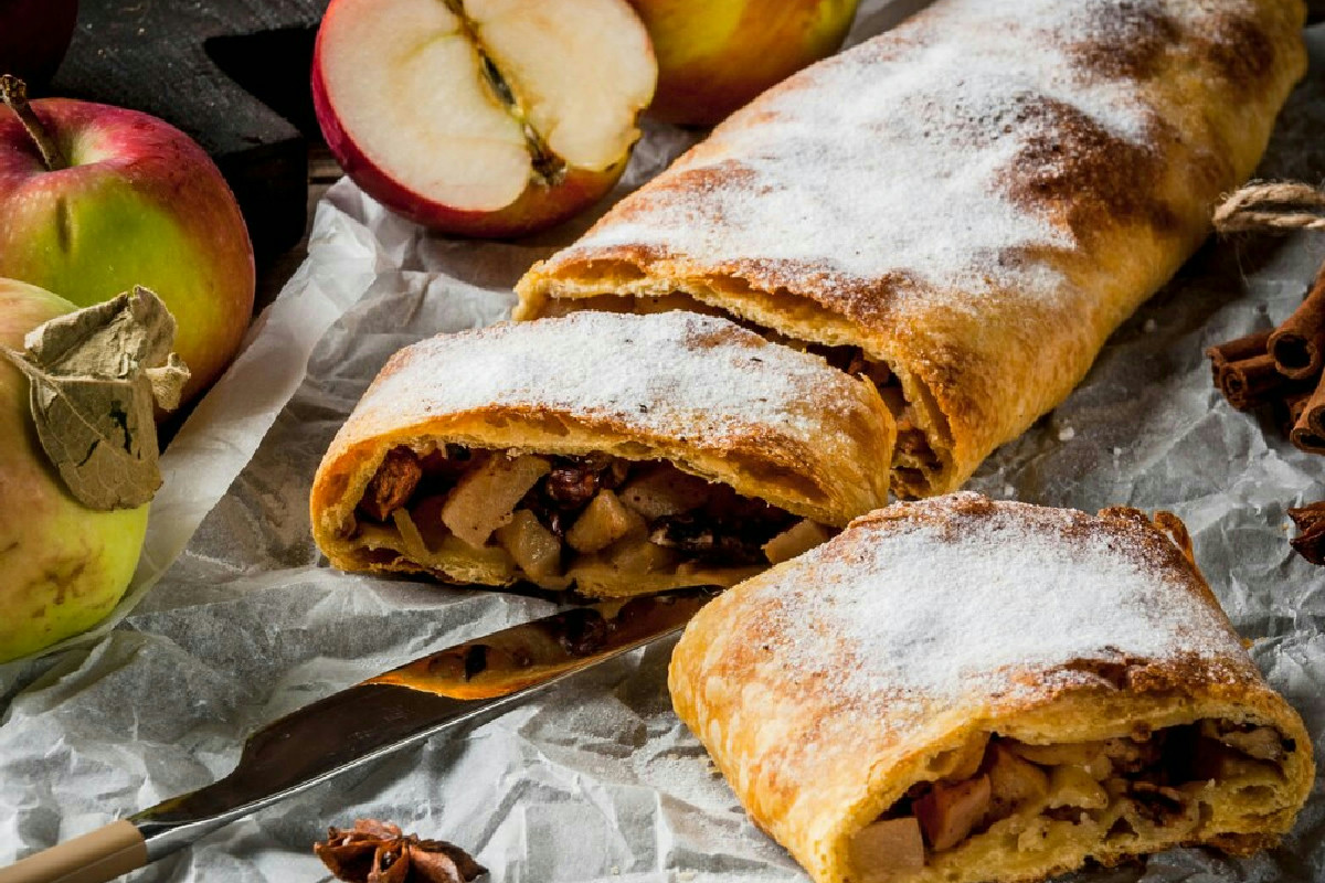 Strudel di mele e aromi intensi: ricette tradizionali e varianti per soddisfare ogni palato